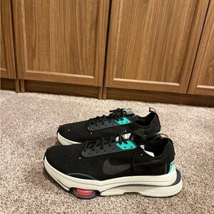 Men Nike Air Zoom Type N. 354 “Label Collections” 
Black/summit white-menta